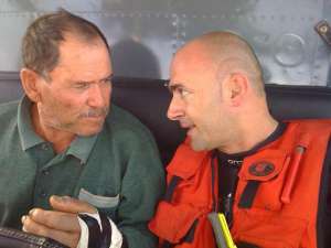 Работник службы спасения в открытом море спас мальтийского рыбака, укушенного угрем.